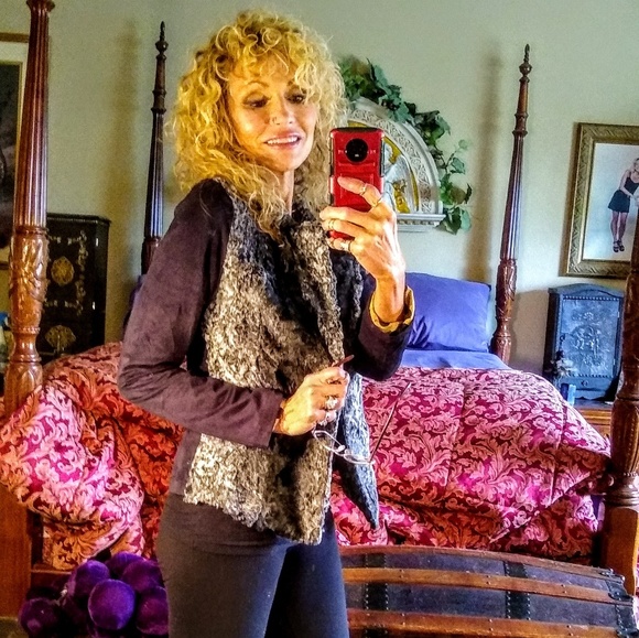 💕Faux fur jacket💕 - Picture 1 of 6